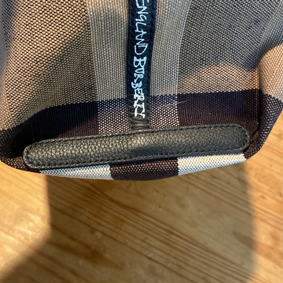 🎉 AUTHENTIC BURBERRY REVERSIBLE DOODLE CANVAS TOTE‼️ - Picture 13 of 17